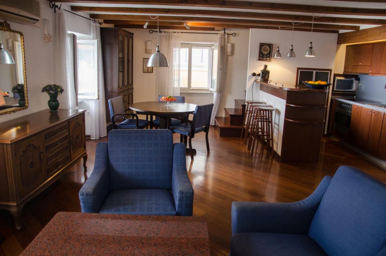 Penthouse Presernovo Nabrezje ไพราน ภายนอก รูปภาพ
